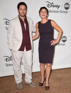 Maura Tierney feet photo thumbnail