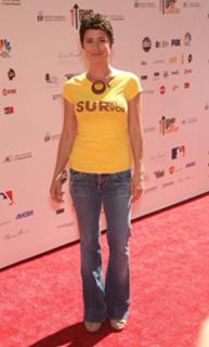 Maura Tierney feet photo thumbnail