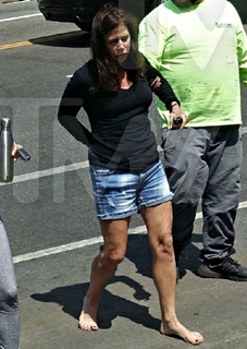 Maura Tierney feet photo thumbnail