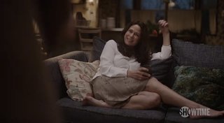 Maura Tierney feet photo thumbnail