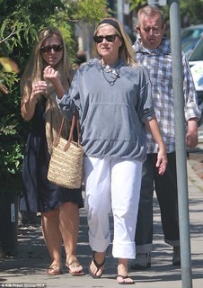 Maureen McCormick feet photo thumbnail