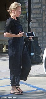 Maureen McCormick feet photo thumbnail