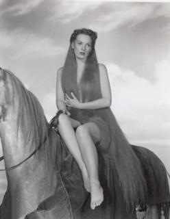 Maureen O'Hara feet photo 3
