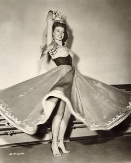 Maureen O'Hara feet photo 9