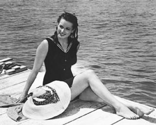 Maureen O'Hara feet photo 1