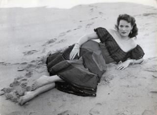 Maureen O'Hara feet photo 8