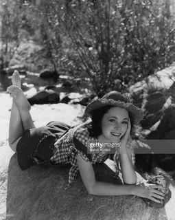 Maureen O'Sullivan feet photo 8