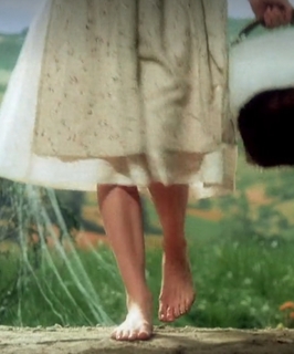 Mavie Hörbiger feet photo 2