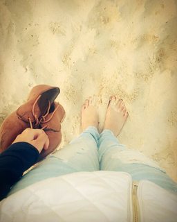 Mawra Hocane feet photo thumbnail