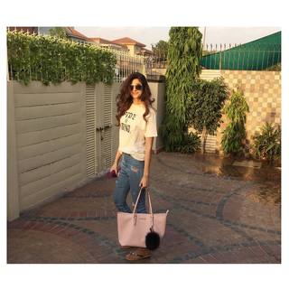 Mawra Hocane feet photo thumbnail