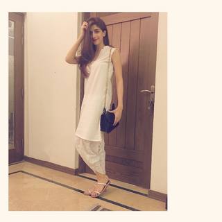 Mawra Hocane feet photo thumbnail