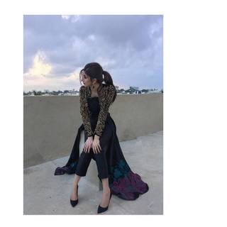 Mawra Hocane feet photo thumbnail