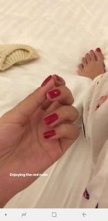 Mawra Hocane feet photo thumbnail