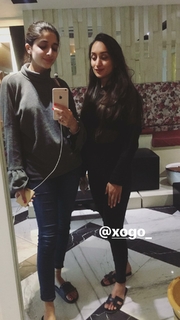 Mawra Hocane feet photo thumbnail