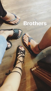 Mawra Hocane feet photo thumbnail