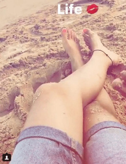 Mawra Hocane feet photo thumbnail