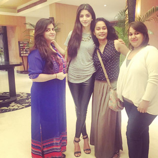 Mawra Hocane feet photo thumbnail