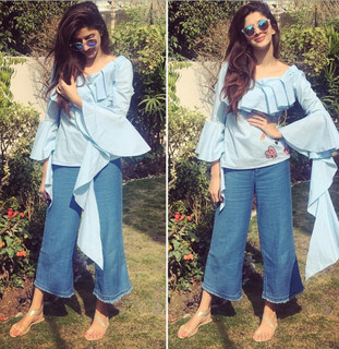 Mawra Hocane feet photo thumbnail