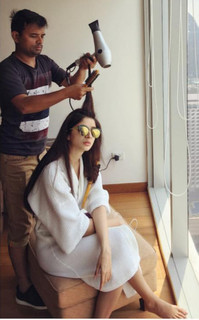 Mawra Hocane feet photo thumbnail