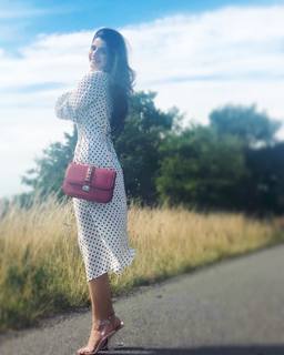 Mawra Hocane feet photo thumbnail