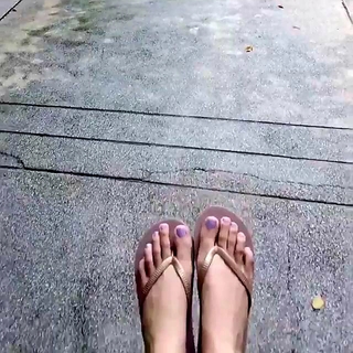 Mawra Hocane feet photo thumbnail