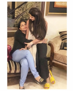 Mawra Hocane feet photo thumbnail