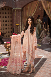 Mawra Hocane feet photo thumbnail