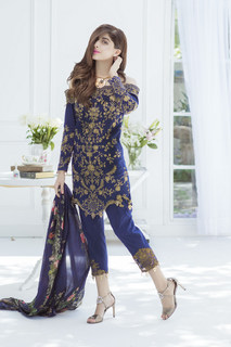 Mawra Hocane feet photo thumbnail