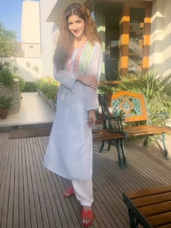 Mawra Hocane feet photo thumbnail