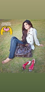 Mawra Hocane feet photo thumbnail