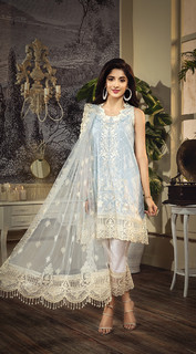 Mawra Hocane feet photo thumbnail