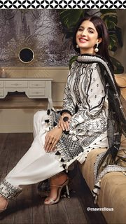 Mawra Hocane feet photo thumbnail