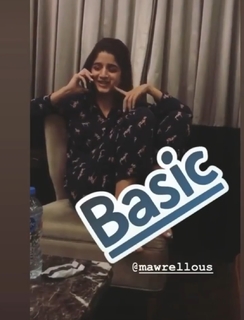 Mawra Hocane feet photo thumbnail