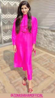 Mawra Hocane feet photo thumbnail