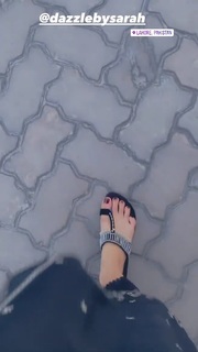 Mawra Hocane feet photo thumbnail