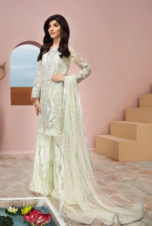 Mawra Hocane feet photo thumbnail