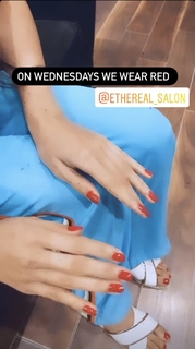 Mawra Hocane feet photo thumbnail