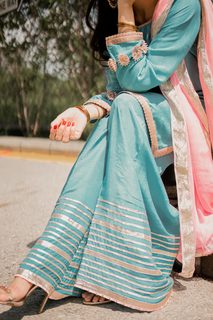 Mawra Hocane feet photo thumbnail