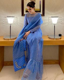 Mawra Hocane feet photo thumbnail