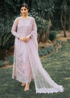 Mawra Hocane feet photo thumbnail