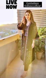 Mawra Hocane feet photo thumbnail