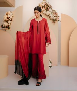 Mawra Hocane feet photo thumbnail