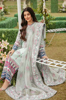 Mawra Hocane feet photo thumbnail