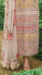 Mawra Hocane feet photo thumbnail