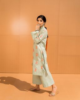 Mawra Hocane feet photo thumbnail