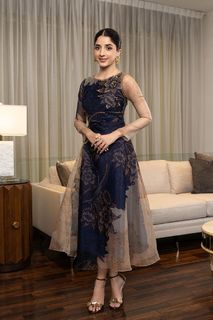 Mawra Hocane feet photo thumbnail