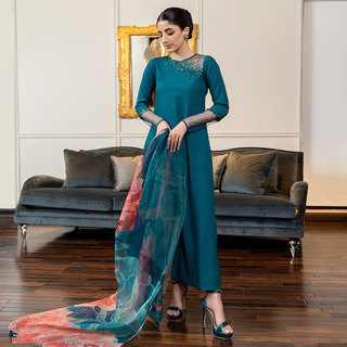 Mawra Hocane feet photo thumbnail