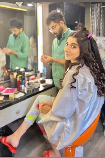 Mawra Hocane feet photo thumbnail