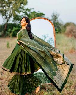 Mawra Hocane feet photo thumbnail