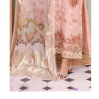 Mawra Hocane feet photo thumbnail